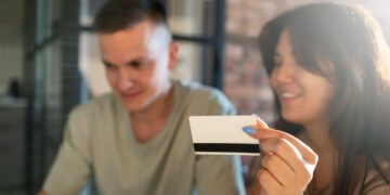 Tarjeta de Crédito con Sabiduría: Evita Errores Comunes - freepik